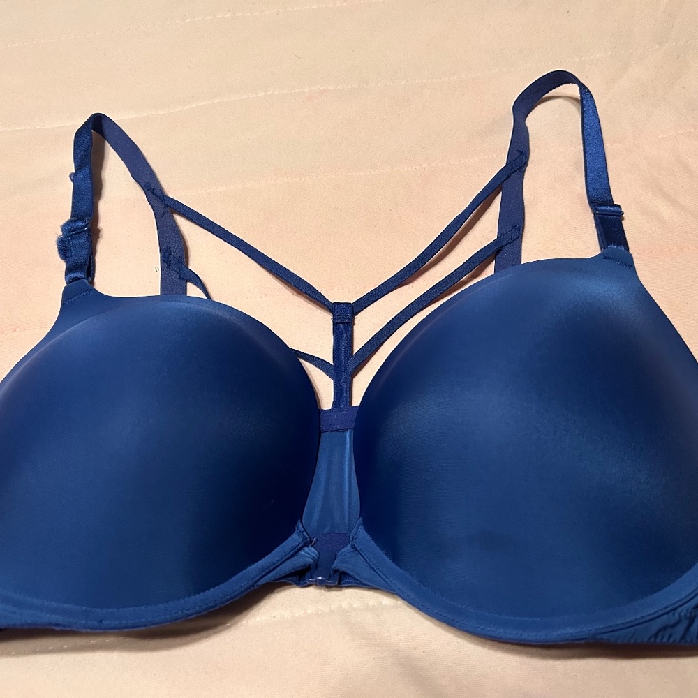 Victoria's Secret Blue Front Closure 38D Bra